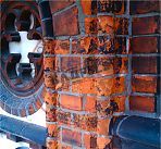 Komplette Sicherung und Sanierung einer Ziegelfassade